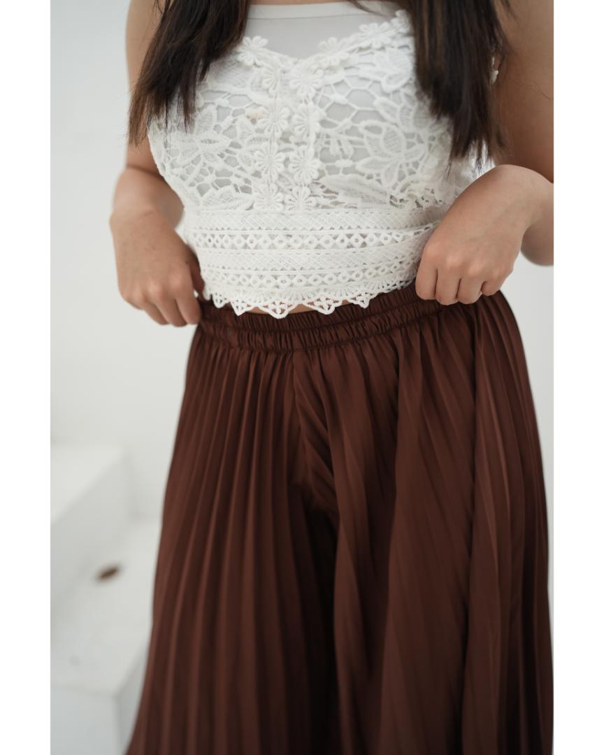 Brunette Pleated Trouser